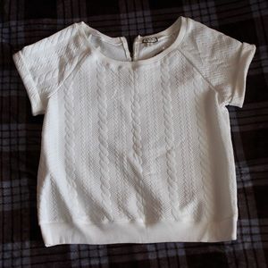 ⚠️Low-Ball Sale⚠️ NWT White Quilted Eyeshadow Top